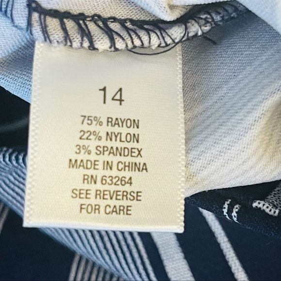 Roz & ALI Striped trouser pants, ankle Size 14, navy blue, white NWOT - Picture 4 of 12